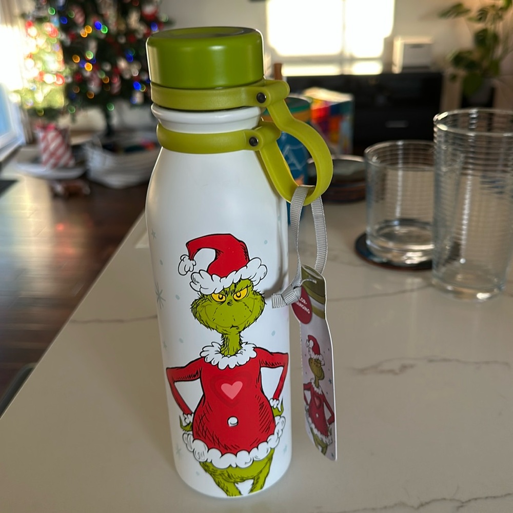 NWT grinch metal color changing water bottle